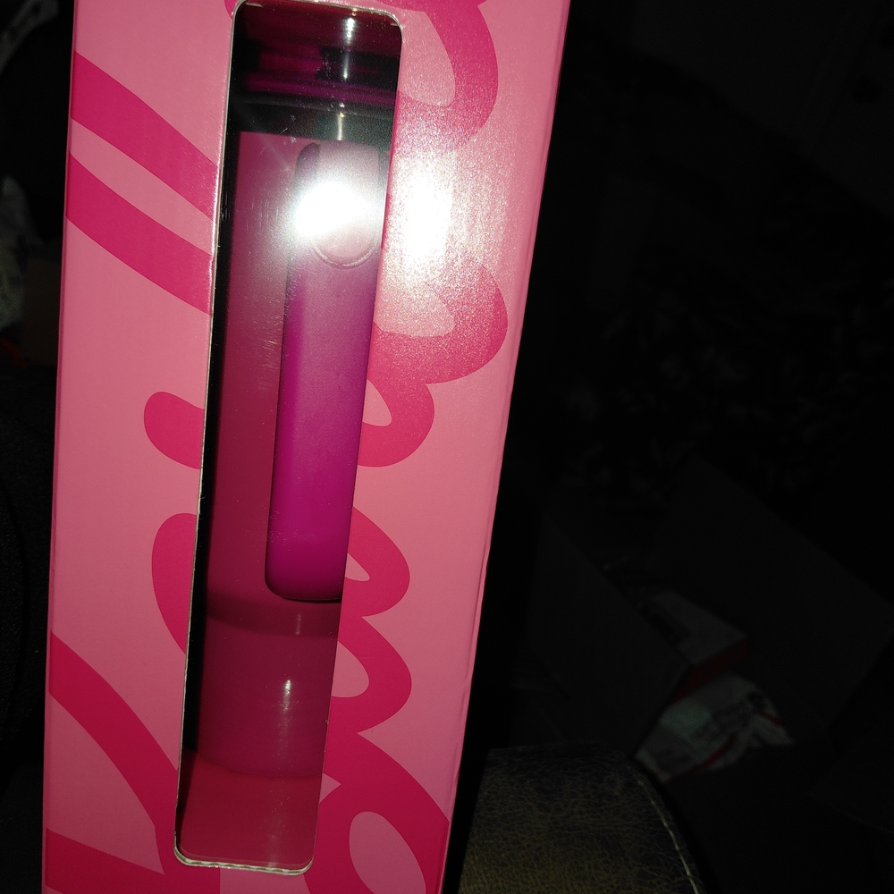 A Stanley Flowstate Pink Tumbler 40 oz. An Attention Grabber - Picture 4 of 6